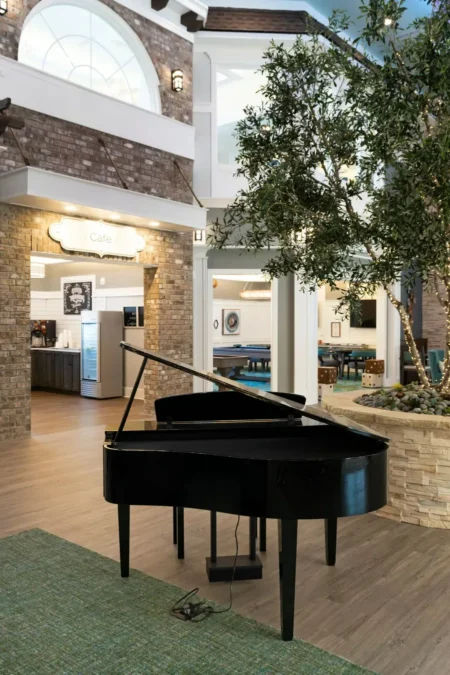 piano in lobby